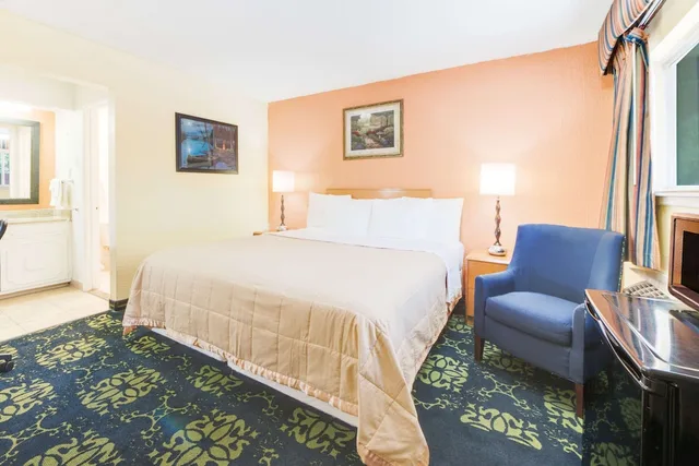 غرفة بسرير كينج للمدخنين لذوي الإعاقة، Travelodge By Wyndham Ruidoso 5/6