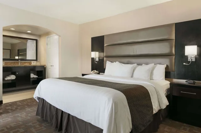 جناح بسرير كينج، Days Inn by Wyndham Downey 2/4