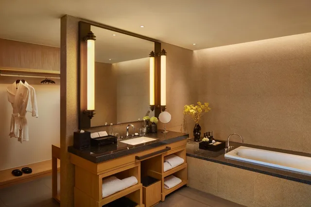 Wijaya Suite، Hotel Tentrem Jakarta 5/8
