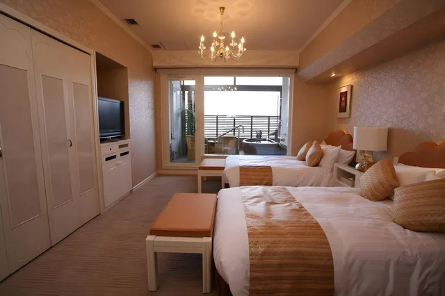 Japanese Western, Semi Double Bed, Suite, 2 Semi Double Beds, 2 Futon Beds, Outdoor Bath، Takayama Green Hotel - Keio Group Hotels 1/1
