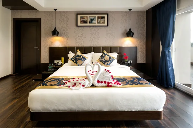غرفة تنفيذية بسرير كينج، Hotel Saffron Crest 1/5