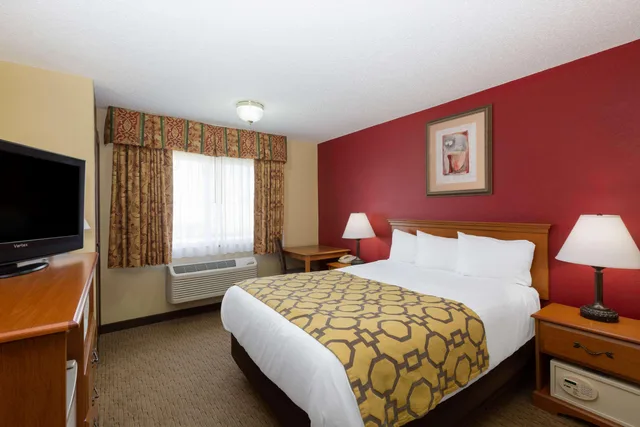غرفة بسرير كوين لذوي الإعاقة، Baymont by Wyndham Fort Dodge 1/1