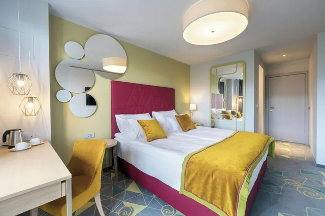 غرفة بسرير مزدوج بشرفة، Bled Rose Hotel 2/3