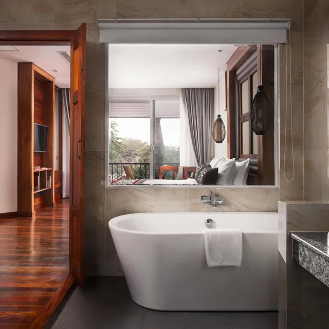 جناح جونيور، J7 Angkor Hotel 4/6