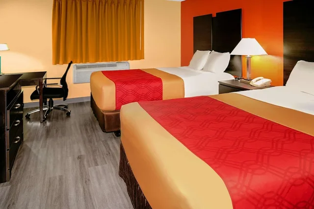 غرفة قياسية بسريرين مزدوجين للمدخنين، Econo Lodge Rome South 2/2