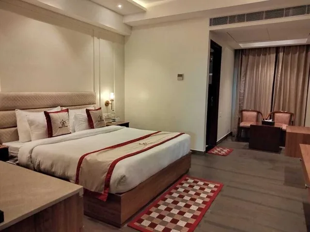 غرفة ديلوكس بسرير كينج، Hotel Holy Vivasa 1/1
