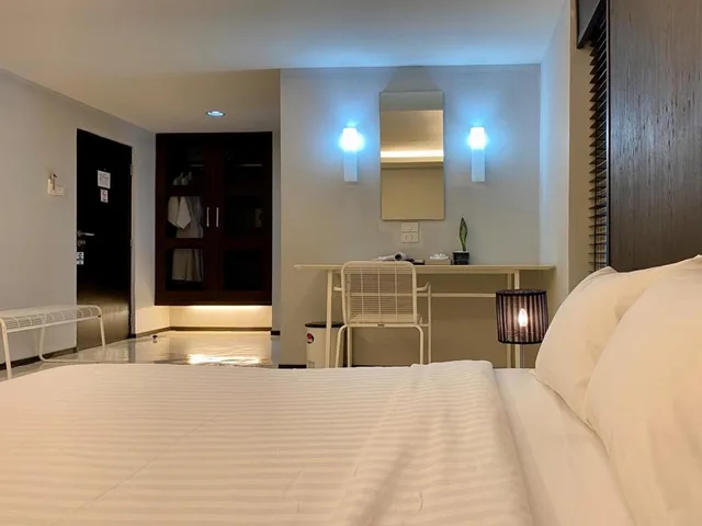 Cove, Deluxe, Corner, S2 Hotel 3/9