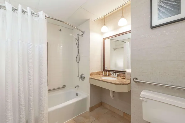 جناح بسرير كينج، Doubletree By Hilton Bloomington Minneapolis South 2/3