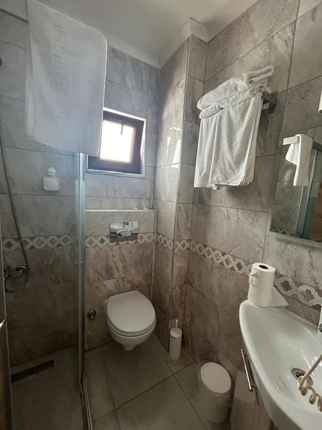 غرفة كومفورت ثلاثية، Hotel Vitis 5/6