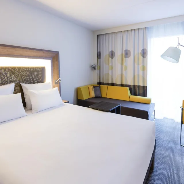 غرفة عائلية بسرير مزدوج مع أريكة، Novotel Amsterdam Schiphol Airport 3/10