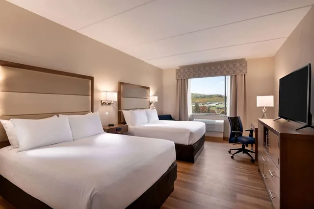 غرفة بسريرين كوين، Wyndham Garden State College 2/3