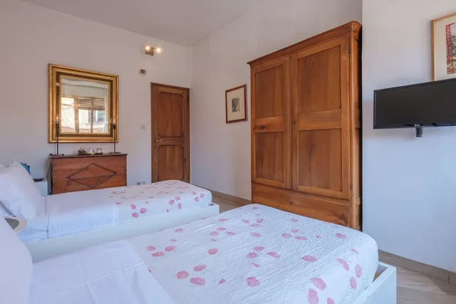 Room, Twin Beds, External Bathroom، Cristina Rossi Bed and Breakfast 1/10