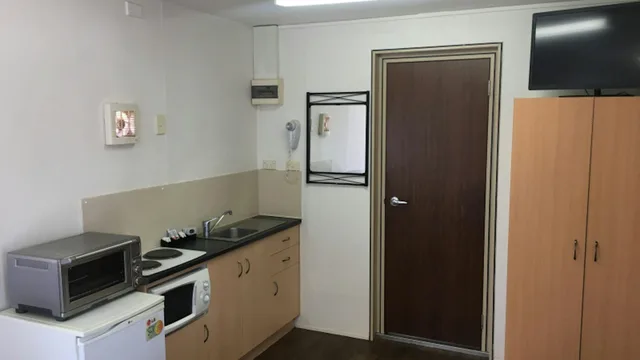 كابينة بسرير كوين، Broken Hill Tourist Park 2/2