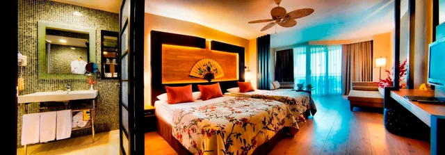 غرفة بسرير مزدوج أو سريرين منفصلين بإطلالة على البحر، Limak Lara De Luxe Hotel and Resort 2/2