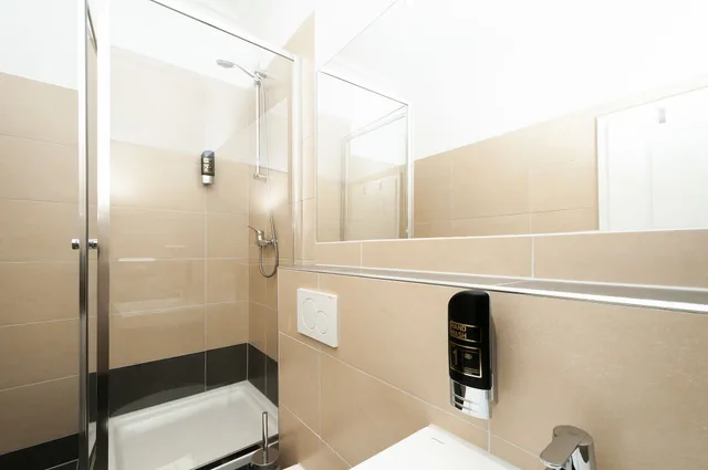 غرفة كومفورت ثلاثية بسرير كينج وسرير فردي، Hotel Musa's Grüne Tanne 7/9