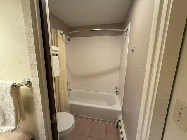 Deluxe, 2 Queen Beds, Snowshoe Motel 8/8