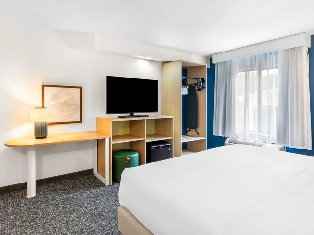 غرفة بسرير كينج، Spark by Hilton Augusta 4/6