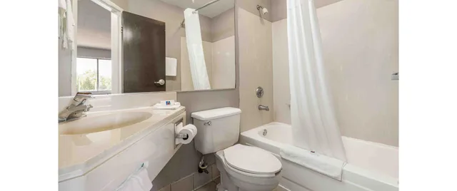 غرفة بسرير كينج للمدخنين، Motel6 Augusta, GA 4/6