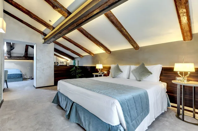 Executive, Suite, King Bed, DONA PALACE 2/8
