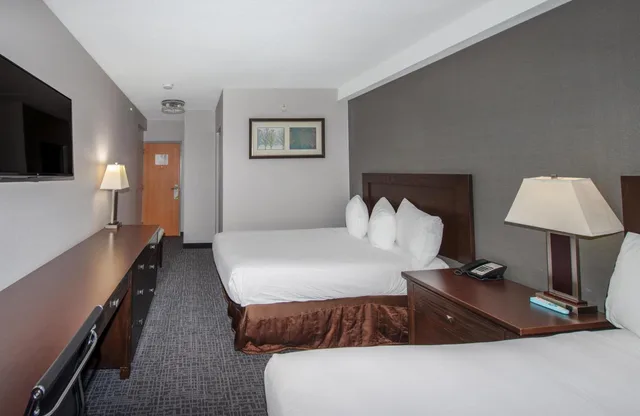 Coast, 2 Double Beds، Coast Lethbridge Hotel and Conference Centre 6/10