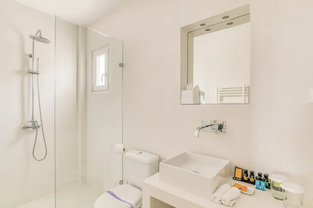 غرفة بسرير مزدوج بإطلالة على البحر، Villa Bellonia 2/2