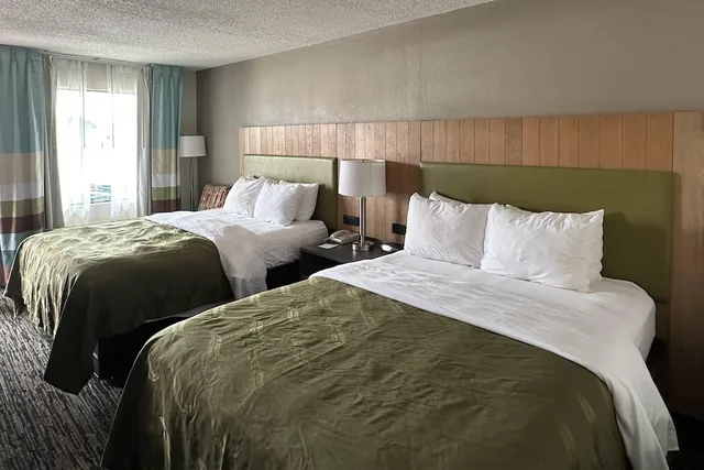 غرفة بسريرين مزدوجين لذوي الإعاقة، Quality Inn Calhoun North I-75 2/7