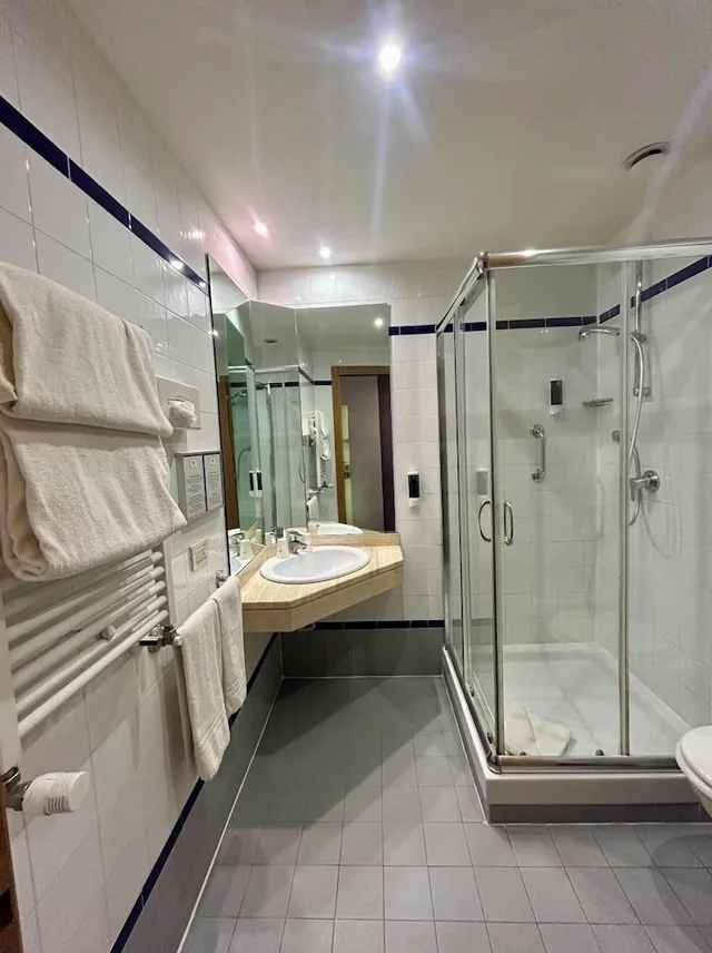 غرفة بسرير كوين، Gp Hotel 3/3