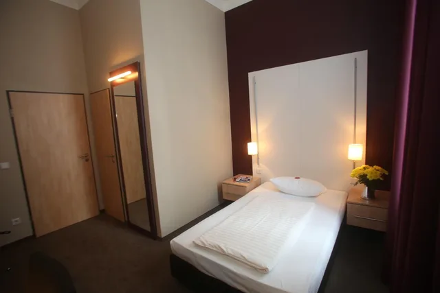 غرفة مفردة، Hotel Columbus 5/12