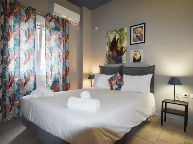 Petite, Apartment, River Building، Be My Guest Athens 2/5