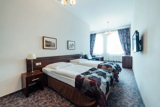 غرفة سوبيريور ثلاثية بسرير مزدوج مع أريكة، Rezydent Hotel 1/10