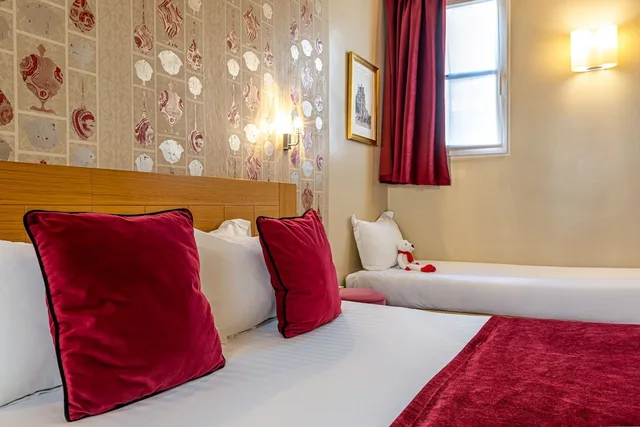 غرفة ثلاثية بسرير مزدوج، Hotel Romance Malesherbes By Patrick Hayat Formerly Romance Malesherbes 6/10