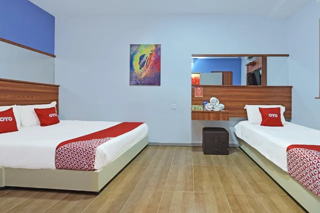 Suite Triple, Oyo 768 Fajar Baru Boutique Hotel 2/2