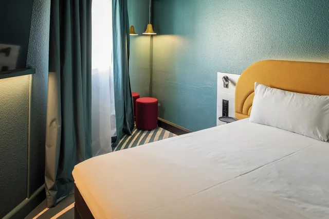 Standard, Double Bed, Accessible, ibis Styles Brugge Centrum 1/4