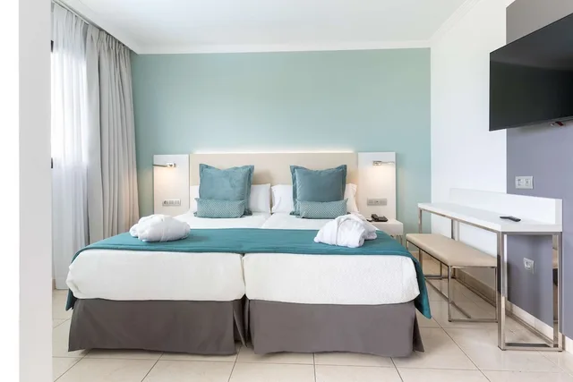Alexandre, Club, Double Bed, 2 Sofa، Alexandre La Siesta 7/10