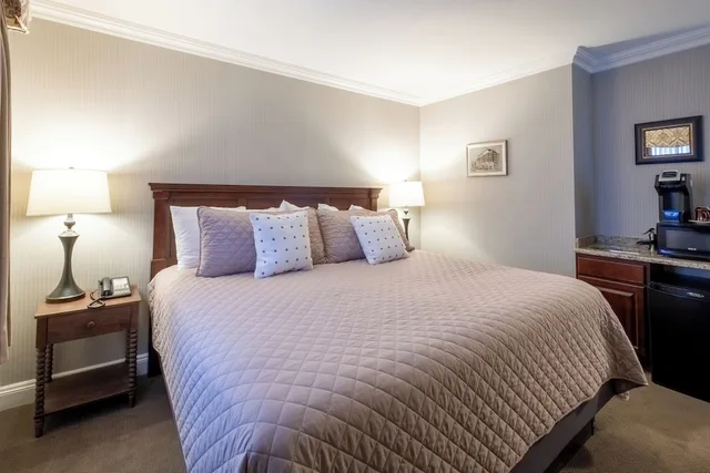 Mayfair, King Bed، The Red Coach Inn 2/7