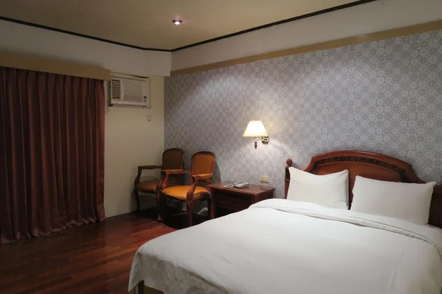 غرفة بسرير مزدوج، Champagne Hotel 2/2