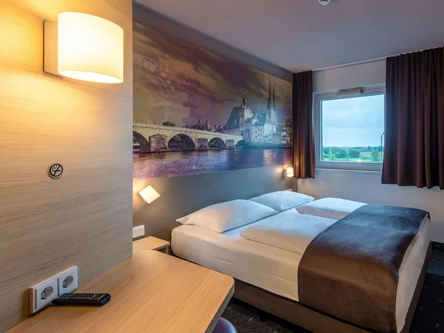 غرفة بسرير كوين، B&B Hotel Regensburg 5/8