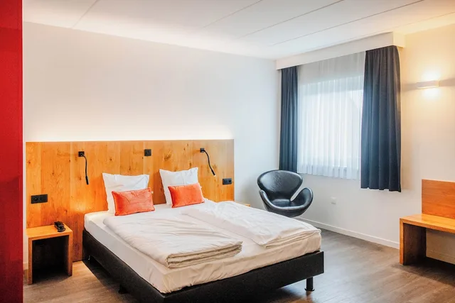 غرفة تنفيذية بسرير مزدوج مع أريكة، Hotel Corsendonk Viane 2/3