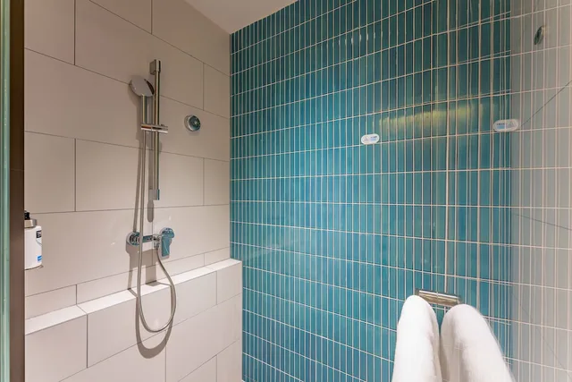 غرفة قياسية بسرير كينج وسرير مزدوج بإطلالة على المدينة، Holiday Inn Express Haiyan 6/6