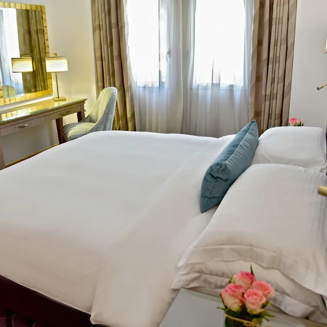 جناح بسرير كينج بغرفة نوم واحدة، Gefinor Rotana Hotel Beirut 4/6