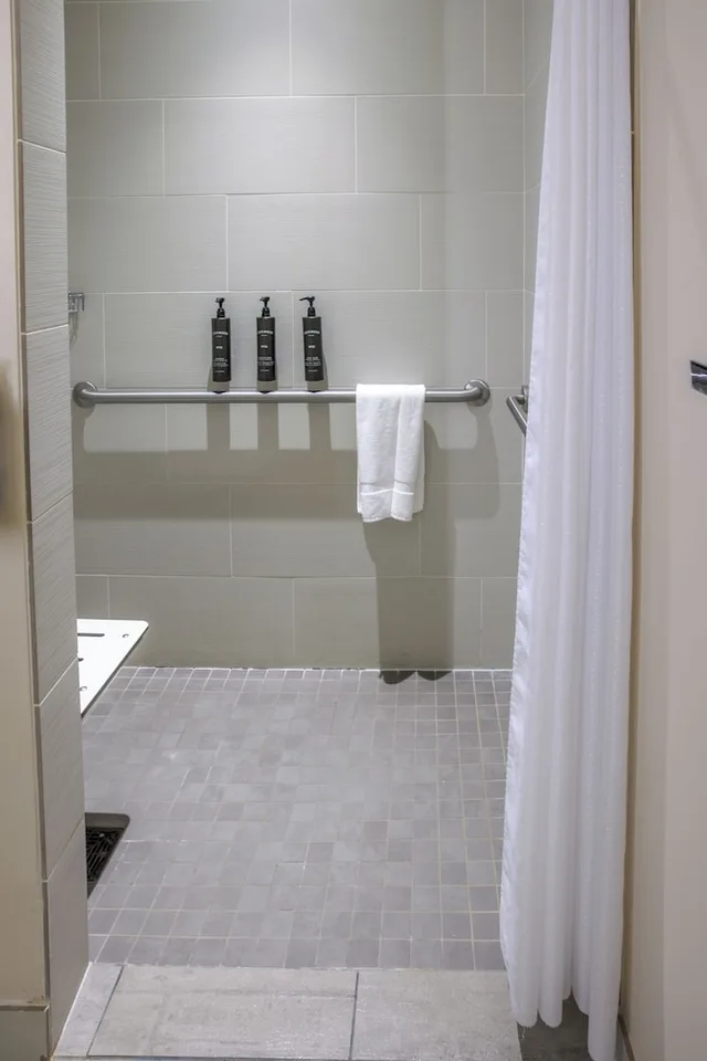 غرفة ديلوكس بسريرين كوين لذوي الإعاقة، Hard Rock Hotel & Casino Sioux City 6/7