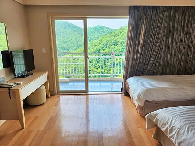 West, Family, Twin Beds, Kitchen، Sono Belle Danyang 1/3
