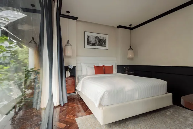 Signature, Kin, Queen Bed, City View، Kin Hotel Dong Du 1/3