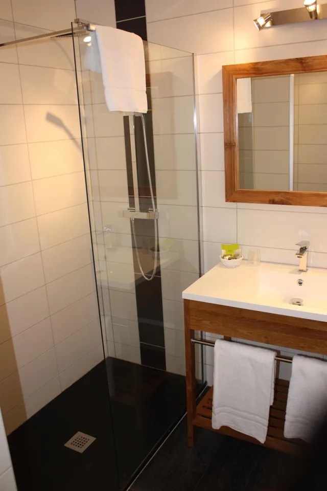 غرفة قياسية بسرير مزدوج بإطلالة في طابق منخفض، Hotel La Citadelle 7/7
