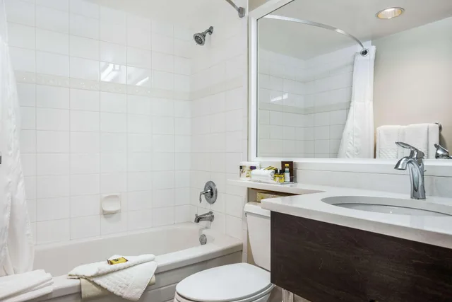 غرفة رباعية بسريرين كوين، Best Western Plus Columbia River Hotel 3/3