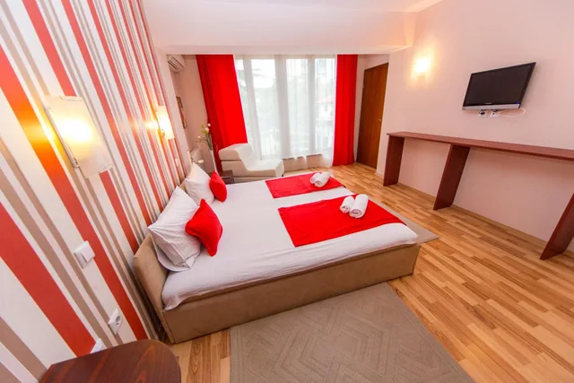 غرفة كومفورت بسرير مزدوج بشرفة، Hotel Pine 1/10