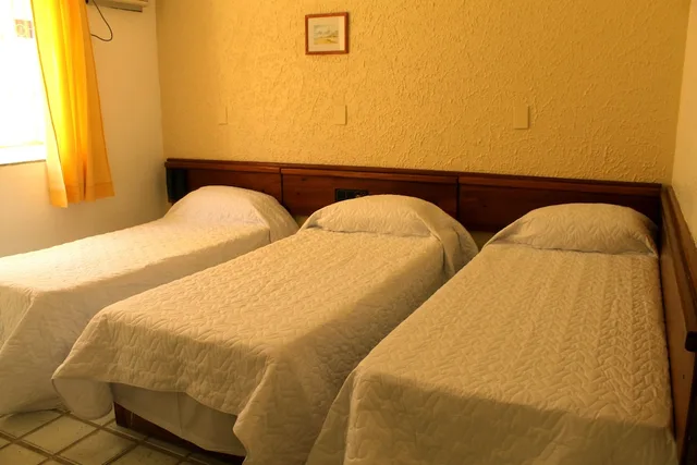 غرفة قياسية ثلاثية بسرير مزدوج وسرير فردي، MARLIM PORTO HOTEL 1/3