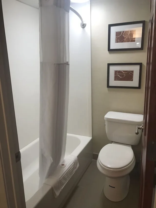غرفة قياسية بسريرين مزدوجين، Comfort Inn South Portland Airport 7/7