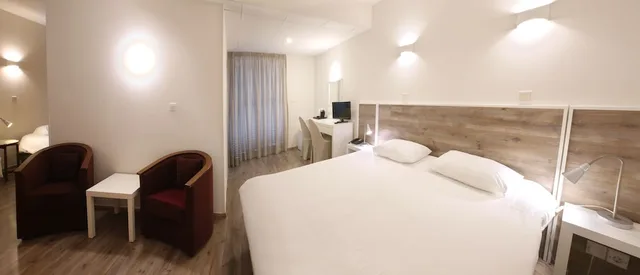 غرفة رباعية بأربعة أسرّة، Centrum Hotel 5/9