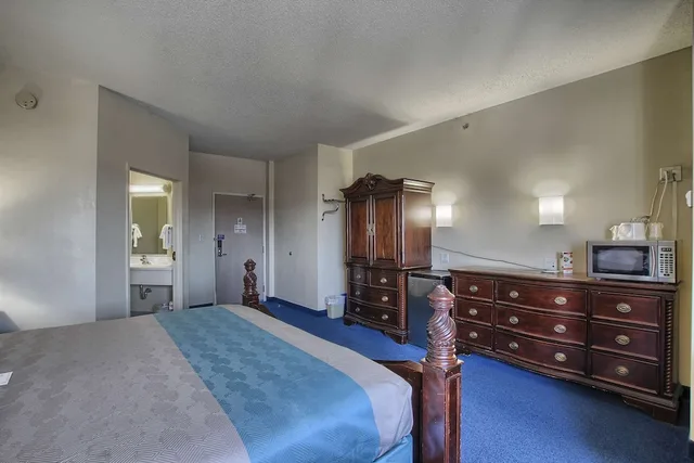غرفة قياسية بسرير كينج، Motel6 London, ON - Ontario 7/10